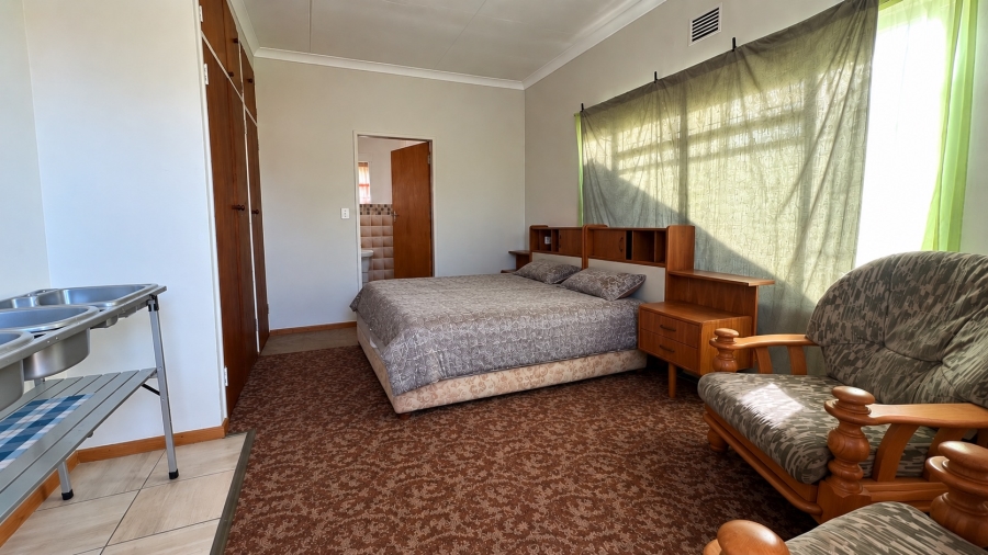 5 Bedroom Property for Sale in Vaalpark Free State